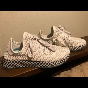 Brand new adidas deerupt runner shoes